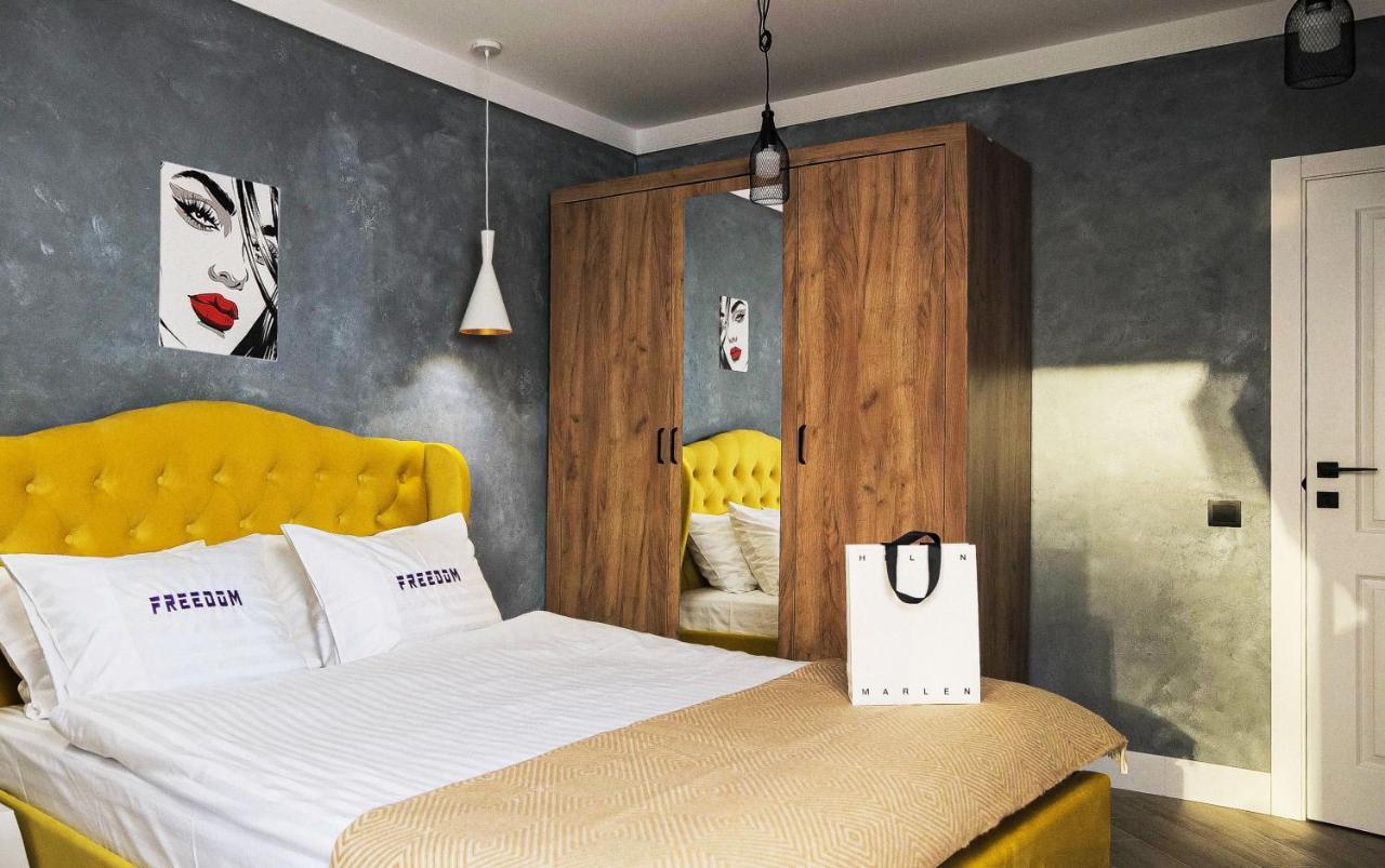 Freedom Apartments In City Center Kiev Luaran gambar