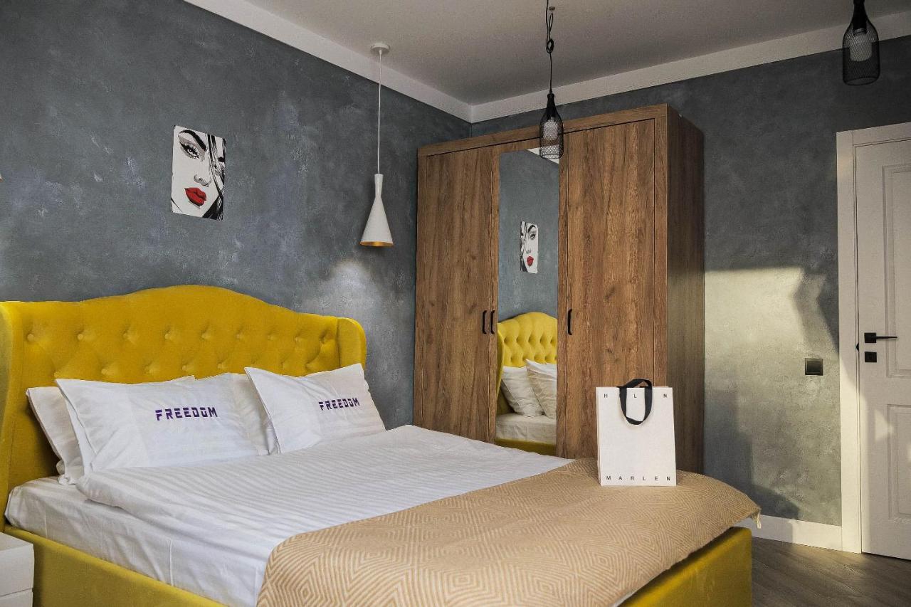 Freedom Apartments In City Center Kiev Luaran gambar